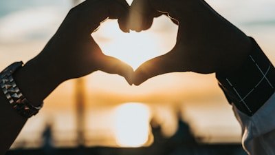 五一吃瓜网址:网红情侣分手撕逼全记录,男方出轨证据曝光